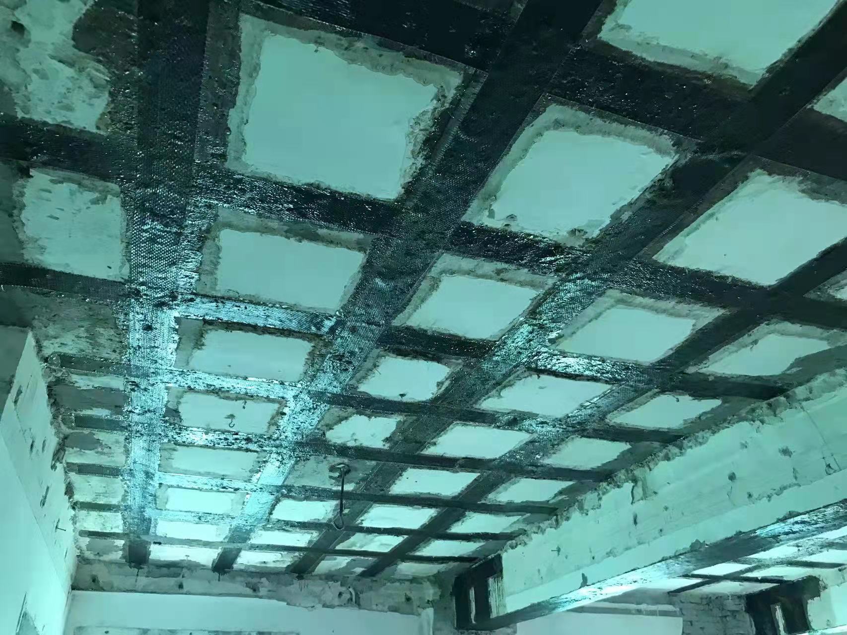 下谷坪土家族乡粘碳纤维布施工工艺
