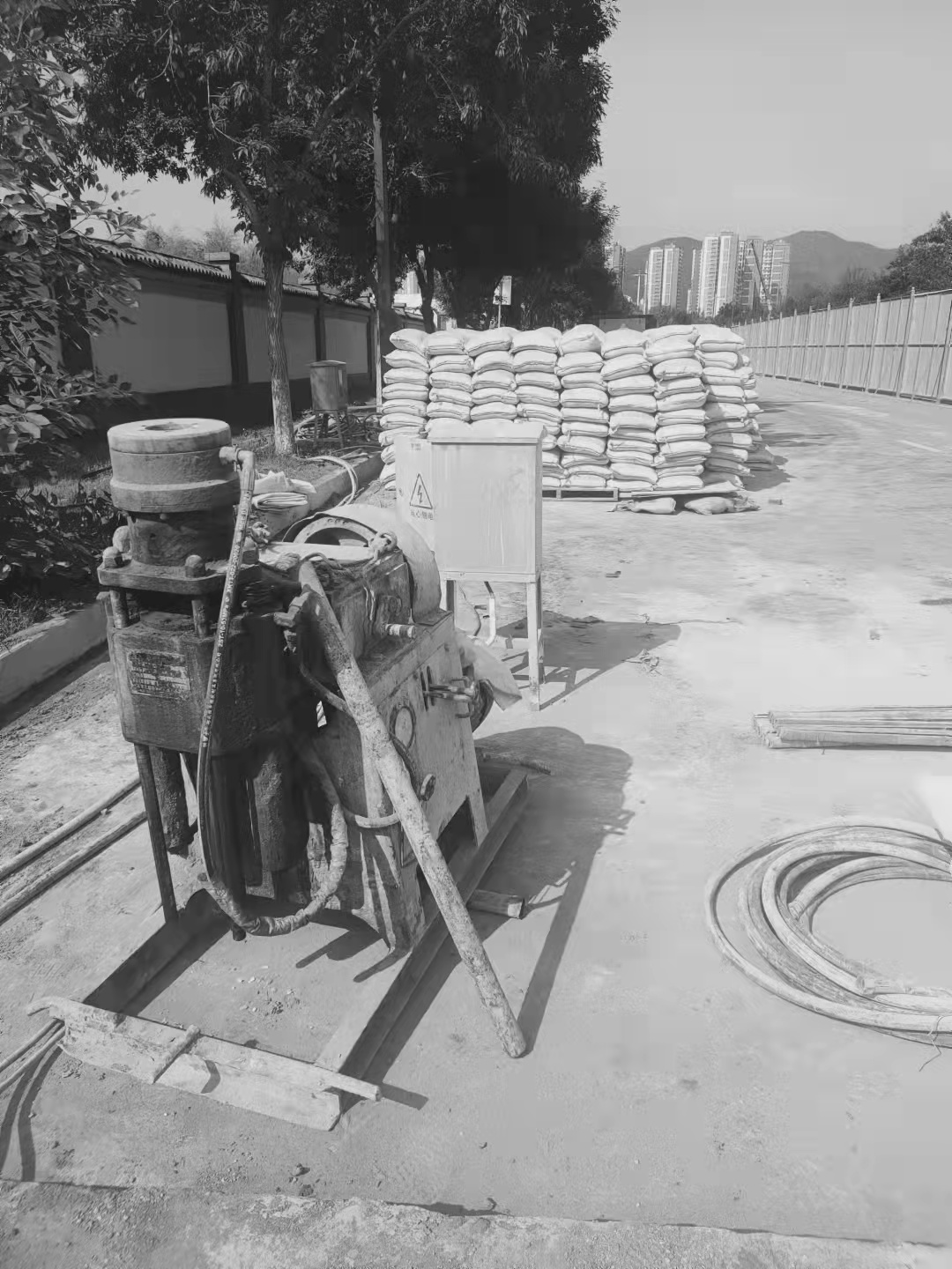 下谷坪土家族乡场区重载车疑难路基处理方案